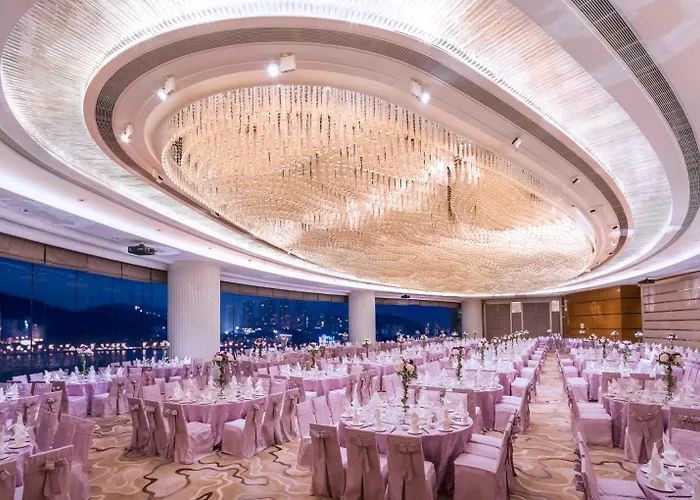 Crowne Plaza By Ihg Resort 5*