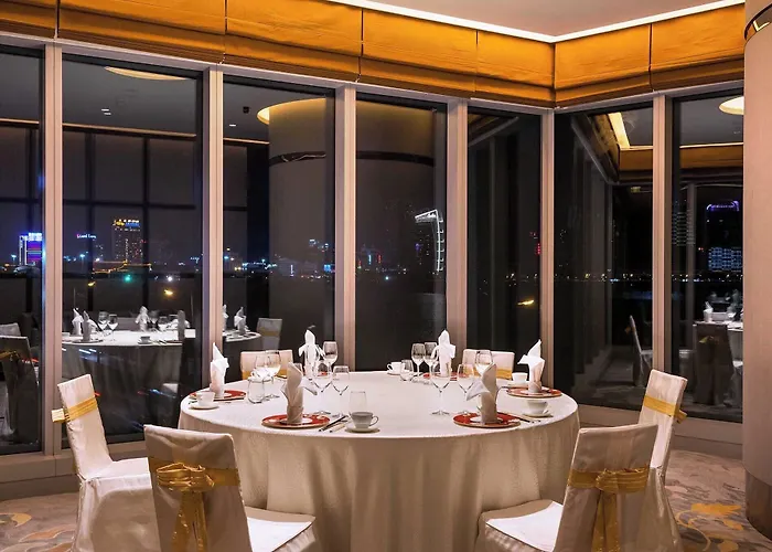 Crowne Plaza By Ihg