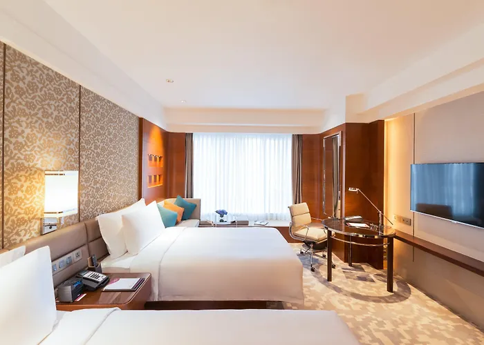 Crowne Plaza By Ihg 5*