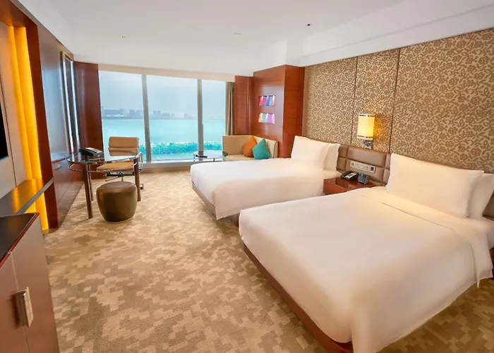 Crowne Plaza By Ihg 5*