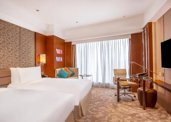 Crowne Plaza By Ihg 5*
