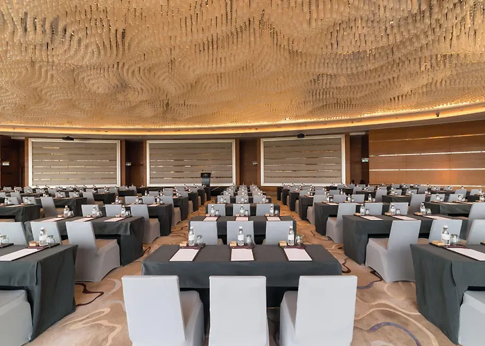 Crowne Plaza By Ihg 5*
