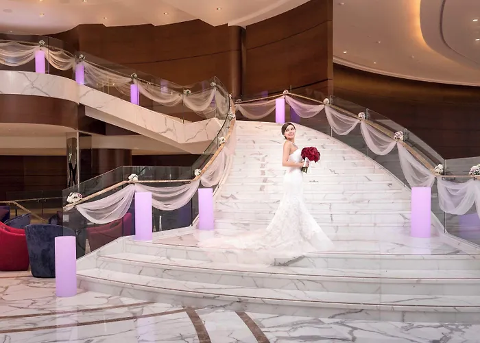 Crowne Plaza By Ihg 5*
